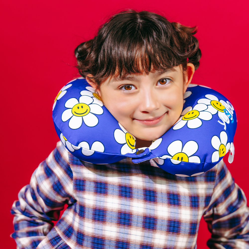 Yogibo | wigglewiggle Neck Pillow Logo