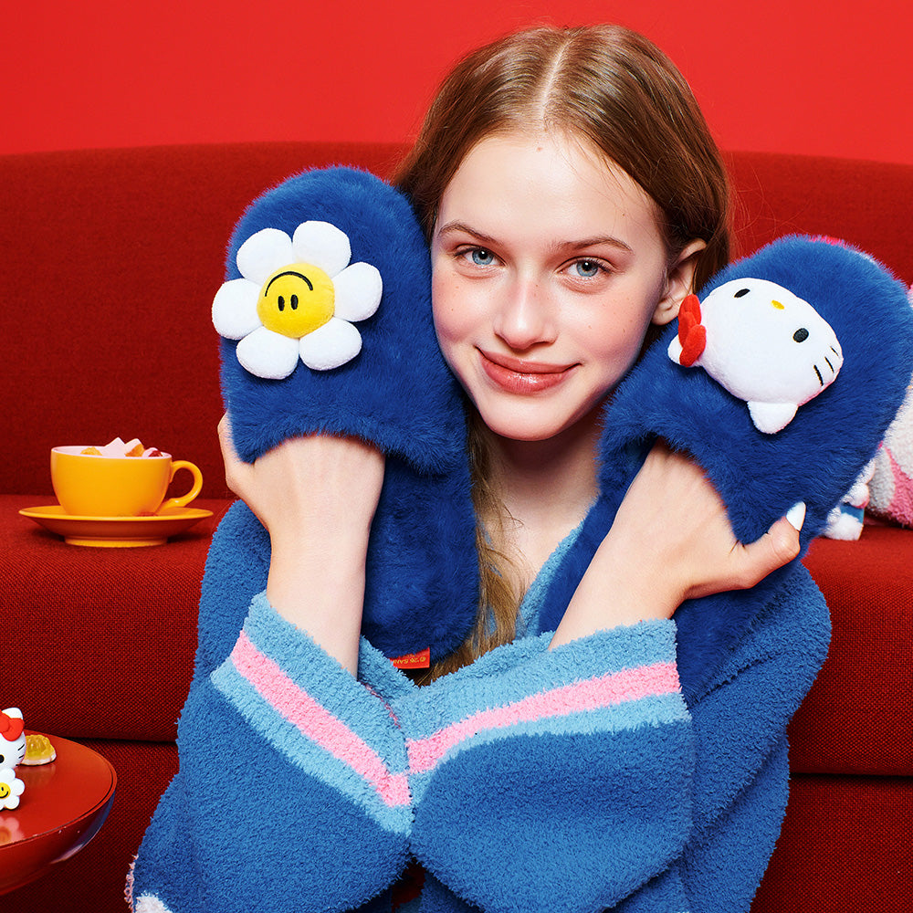 [Hello Kitty X wiggle wiggle]ファーホームスリッパ - Hello Kitty & Smile We Love